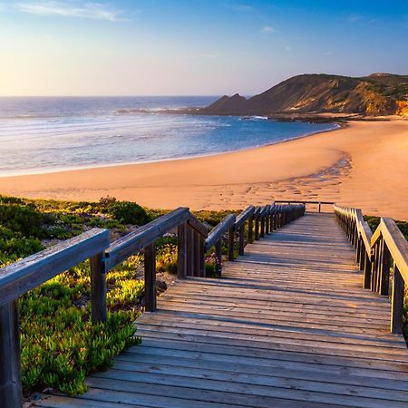 A Gaivota - Walking Distance To Monte Clerigo And Amoreira Beaches Aljezur Buitenkant foto